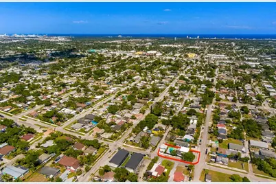 2447 Roosevelt Street, Hollywood, FL 33020 - Photo 21