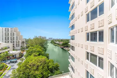 3000 Holiday Drive #1002, Fort Lauderdale, FL 33316 - Photo 13