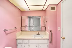 2500 NE 48th Ln, Fort Lauderdale, FL 33308 - Photo 9