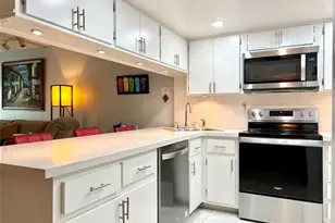 3002 NE 5th Terrace, Wilton Manors, FL 33334 - Photo 5