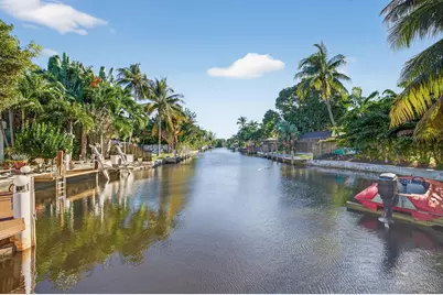 1570 NE 30th Place, Oakland Park, FL 33334 - Photo 1