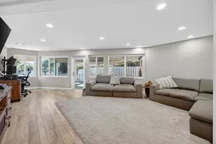 1570 NE 30th Pl, Oakland Park, FL 33334 - Photo 23