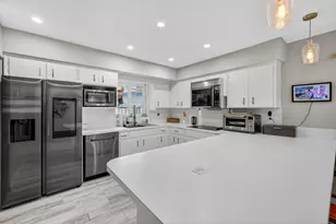 1570 NE 30th Pl, Oakland Park, FL 33334 - Photo 17