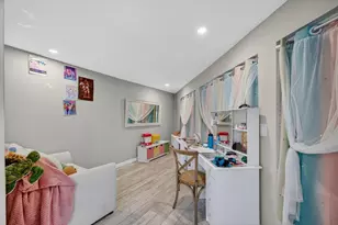 1570 NE 30th Pl, Oakland Park, FL 33334 - Photo 37