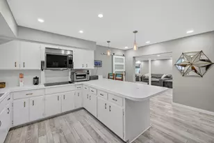 1570 NE 30th Pl, Oakland Park, FL 33334 - Photo 19