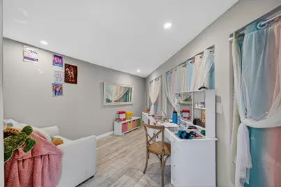 1570 NE 30th Place, Oakland Park, FL 33334 - Photo 37