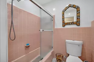 1570 NE 30th Pl, Oakland Park, FL 33334 - Photo 31