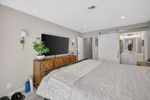 1570 NE 30th Pl, Oakland Park, FL 33334 - Photo 29