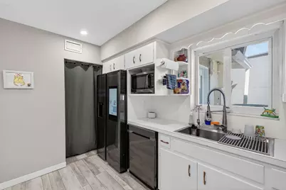 1570 NE 30th Place, Fort Lauderdale, FL 33334 - Photo 21