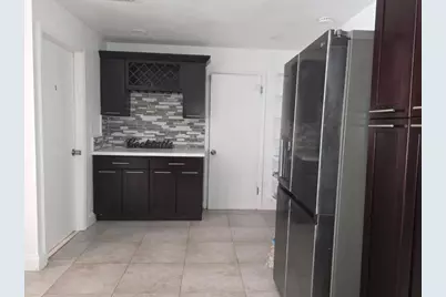 690 NW 68th Avenue, Plantation, FL 33317 - Photo 5