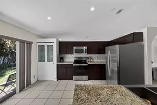 9532 NW 9th Ct, Plantation, FL 33324 - Photo 17