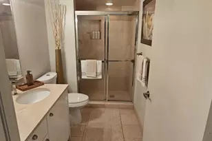 16500 Collins Ave, North Miami Beach, FL 33160 - Photo 35