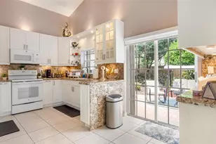 9801 NW 5th Ct, Plantation, FL 33324 - Photo 7