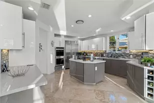 2833 NE 32nd St, Lighthouse Point, FL 33064 - Photo 15