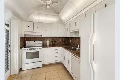 4090 NW 42nd Avenue #309, Lauderdale Lakes, FL 33319 - Photo 9