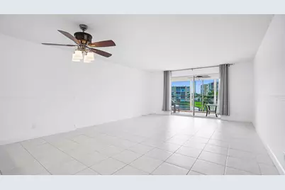 401 SE 3rd Street #308, Dania Beach, FL 33004 - Photo 9