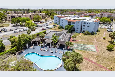 2800 Somerset Drive #218j, Lauderdale Lakes, FL 33311 - Photo 1