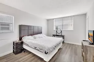 2800 Somerset Dr, Lauderdale Lakes, FL 33311 - Photo 19