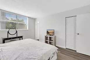 2800 Somerset Dr, Lauderdale Lakes, FL 33311 - Photo 19