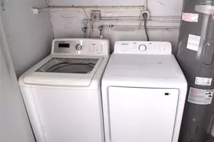 2718 S University Dr, Cooper City, FL 33328 - Photo 19