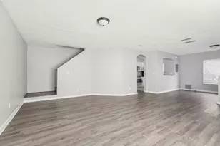 7402 E Banks Dr Unit, Tampa, FL 33617 - Photo 11