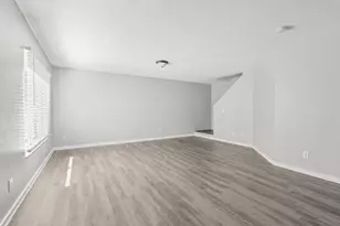 7402 E Banks Dr Unit, Tampa, FL 33617 - Photo 9