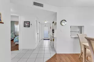 8950 Sunrise Lakes Blvd, Sunrise, FL 33322 - Photo 5