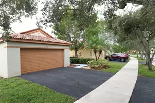 1466 Mira Vista Cir, Weston, FL 33327 - Photo 3