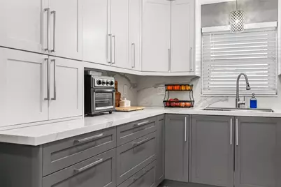 8610 NW 46th Street, Lauderhill, FL 33351 - Photo 9