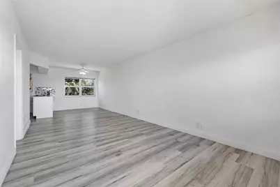 1100 NE 9th Avenue #302, Fort Lauderdale, FL 33304 - Photo 3