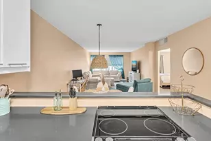 2555 NE 11th St, Fort Lauderdale, FL 33304 - Photo 9