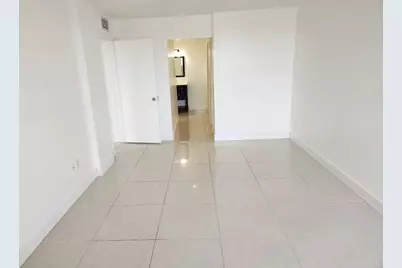 8895 Fontainebleau Boulevard #403, Miami, FL 33172 - Photo 5