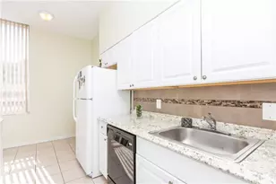 326 Harrison St, Hollywood, FL 33019 - Photo 5