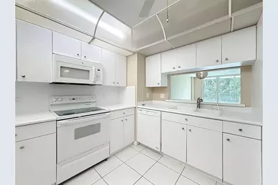 1147 Hillsboro Mile #506, Pompano Beach, FL 33062 - Photo 3