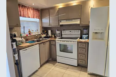 9001 Sunrise Lakes Boulevard #110, Sunrise, FL 33322 - Photo 15