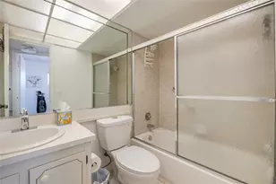 9400 Sunrise Lakes Blvd, Sunrise, FL 33322 - Photo 19