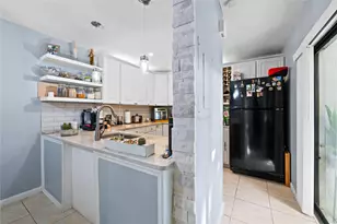 3387 Cocoplum Cir, Pompano Beach, FL 33063 - Photo 9