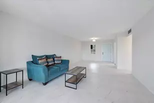 2840 Somerset Dr, Lauderdale Lakes, FL 33311 - Photo 7