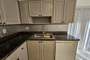 8047 NW 8th St, Plantation, FL 33324 - Photo 7