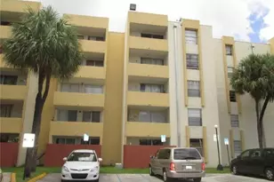 10000 NW 80th Ct, Hialeah Gardens, FL 33016 - Photo 11