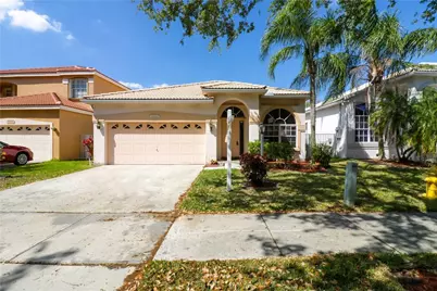 10825 Morningstar Drive, Hollywood, FL 33026 - Photo 3