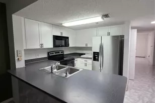 9470 Tangerine Pl, Davie, FL 33324 - Photo 13