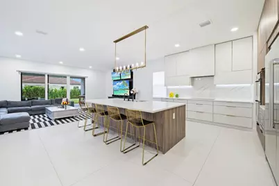 2001 Meadows Drive, Davie, FL 33324 - Photo 9