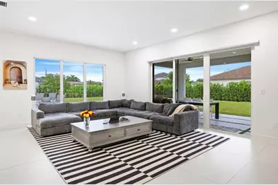 2001 Meadows Drive, Davie, FL 33324 - Photo 13