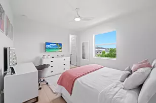 2001 Meadows Dr, Davie, FL 33324 - Photo 21