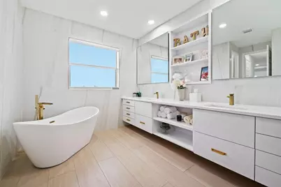 2001 Meadows Drive, Davie, FL 33324 - Photo 17