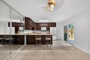 9110 SW 22nd Ct, Davie, FL 33324 - Photo 9