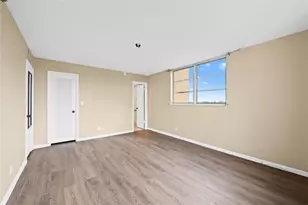 3300 W Rolling Hills Cir, Davie, FL 33328 - Photo 9