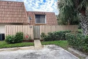 849 Blue Ridge Cir, West Palm Beach, FL 33409 - Photo 1