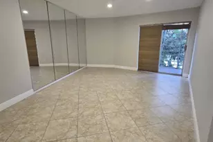 4121 Stirling Rd, Davie, FL 33314 - Photo 7